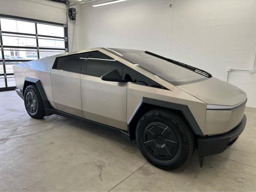 Ultra-Hard Stainless Steel 2025 Tesla Cybertruck All-Wheel Drive