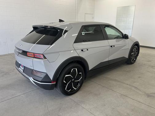 Cyber Gray 2024 Hyundai IONIQ 5 SEL