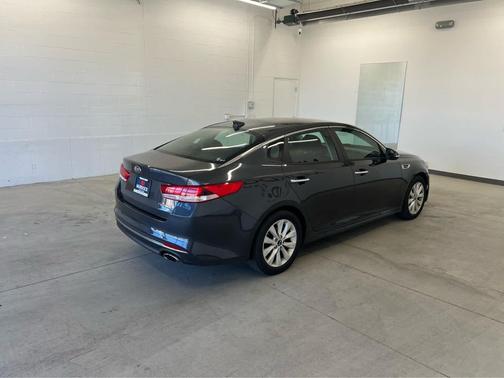 2017 Kia Optima LX