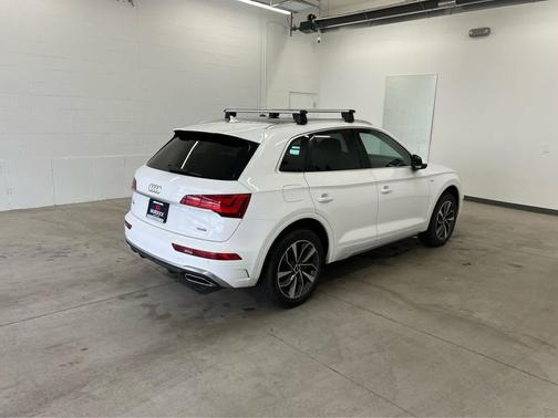 2023 Audi Q5 45 S line Premium Plus