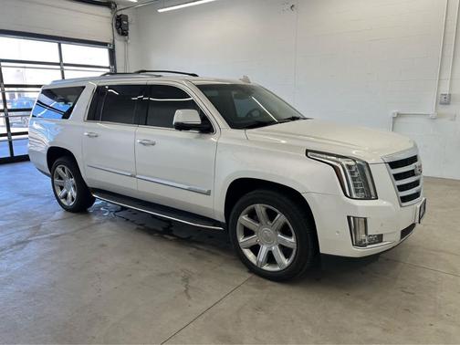 Crystal White Tricoat 2019 Cadillac Escalade ESV Luxury