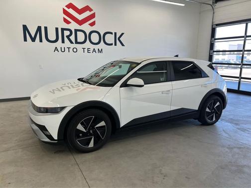 Atlas White 2025 Hyundai IONIQ 5 SE