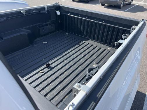 Super White 2017 Toyota Tacoma SR5