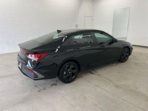 Abyss Black 2026 Hyundai ELANTRA Sport