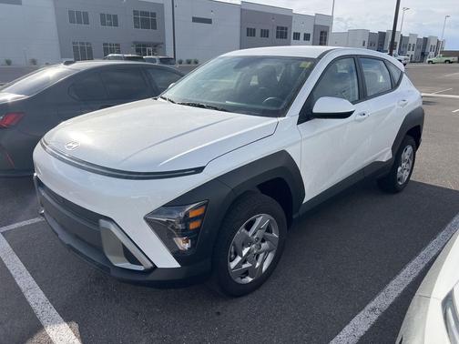 Atlas White 2026 Hyundai KONA SE