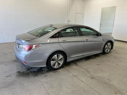 2015 Hyundai SONATA Hybrid Limited