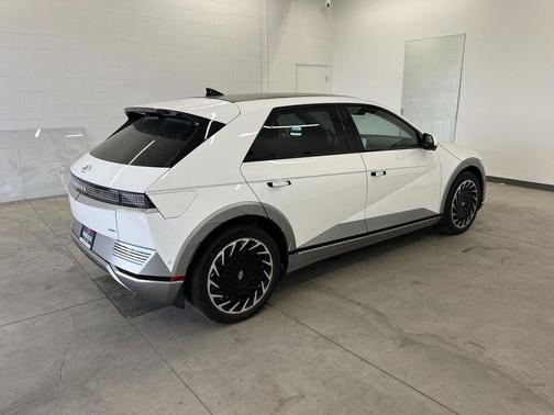 Atlas White 2024 Hyundai IONIQ 5 Limited