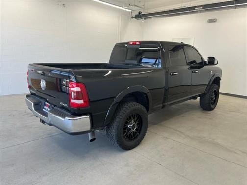 2020 RAM 2500 Laramie Crew Cab 4X4 6'4' Box