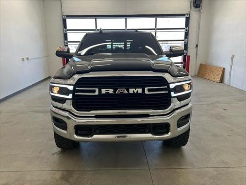 2020 RAM 2500 Laramie Crew Cab 4X4 6'4' Box