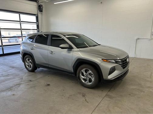 2022 Hyundai TUCSON SE