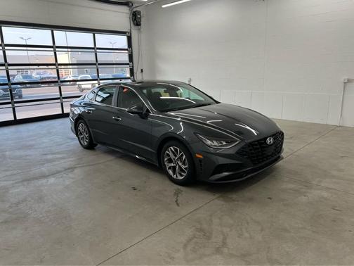 2022 Hyundai SONATA SEL