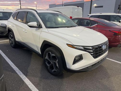White Pearl 2024 Hyundai TUCSON SEL