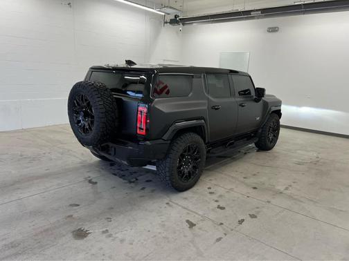 2024 GMC HUMMER EV SUV 2X