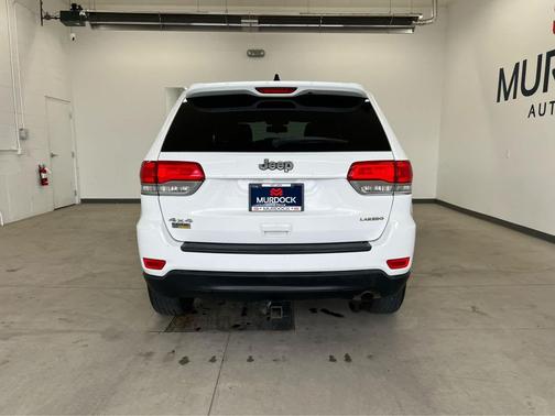 Bright White Clearcoat 2015 Jeep Grand Cherokee Laredo