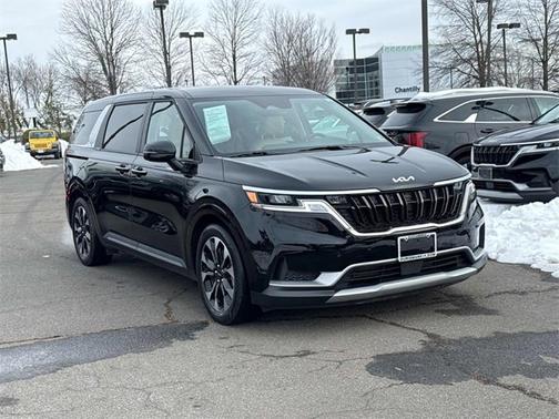 2024 Kia Carnival EX