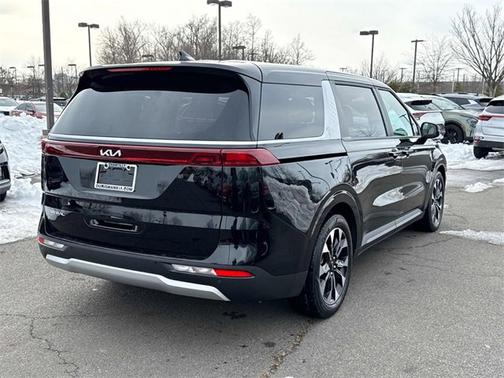 2024 Kia Carnival EX