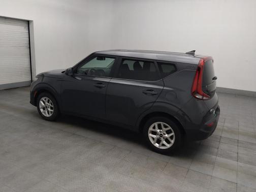 Gravity Gray 2022 Kia Soul LX