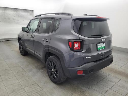 Graphite Gray 2022 Jeep Renegade Latitude