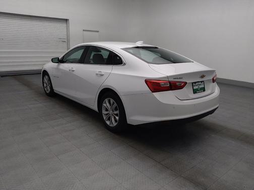 Summit White 2025 Chevrolet Malibu FWD 1LT
