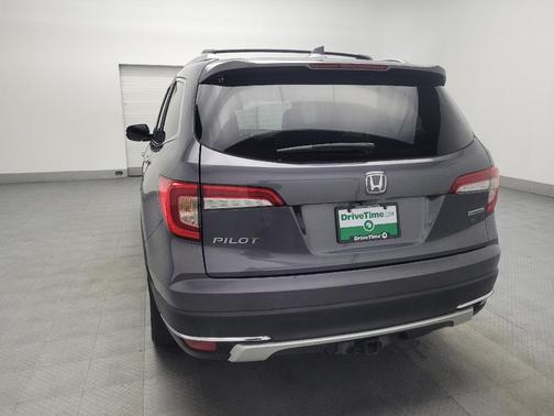 Modern Steel Metallic 2019 Honda Pilot Touring 8-Passenger