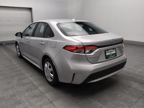 Classic Silver Metallic 2021 Toyota Corolla LE