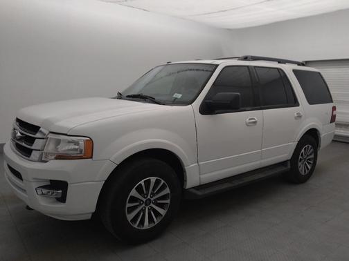 White 2017 Ford Expedition XLT