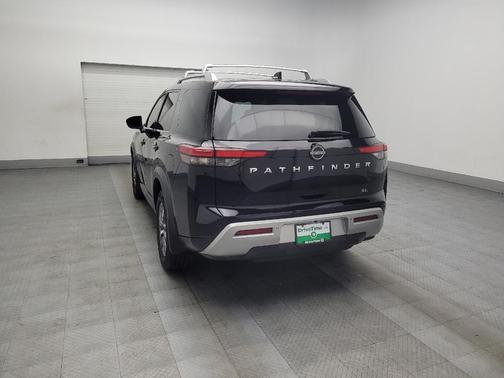 2022 Nissan Pathfinder SL 2WD