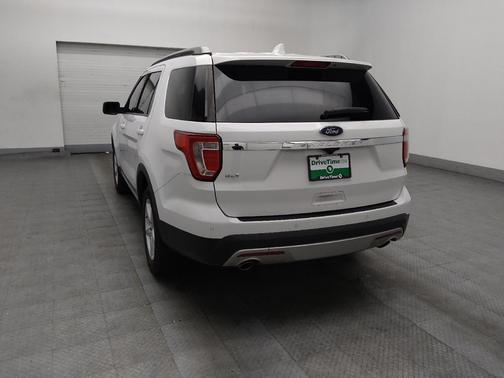 Oxford White 2017 Ford Explorer XLT
