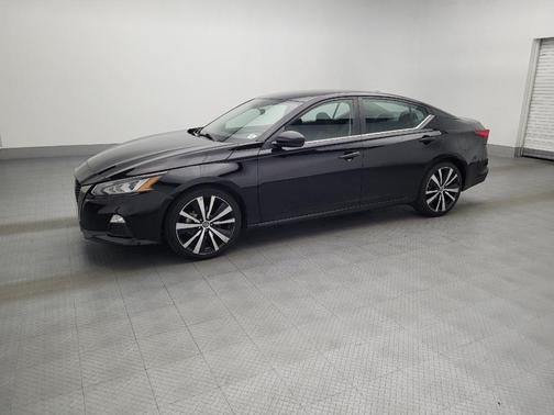 2022 Nissan Altima SR FWD