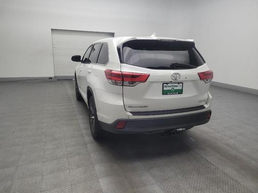 Blizzard Pearl 2018 Toyota Highlander LE Plus