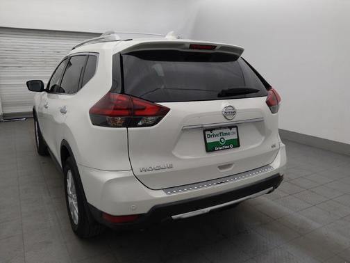 Pearl White Tricoat 2020 Nissan Rogue SV