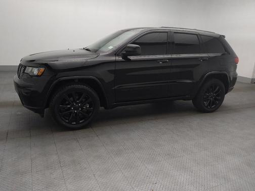 Diamond Black Crystal Pearlcoat 2019 Jeep Grand Cherokee Altitude