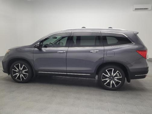 Modern Steel Metallic 2019 Honda Pilot Touring 8-Passenger