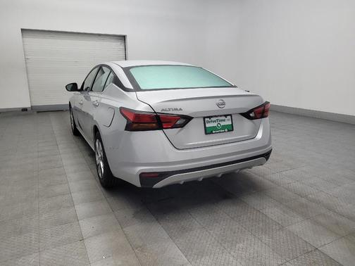 Brilliant Silver Metallic 2023 Nissan Altima S FWD