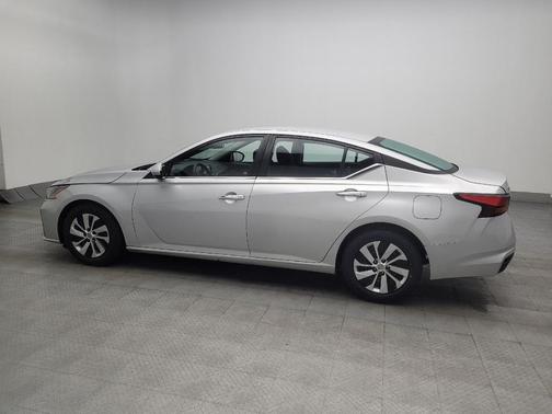 Brilliant Silver Metallic 2023 Nissan Altima S FWD