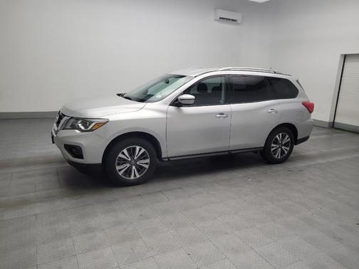 2017 Nissan Pathfinder SV