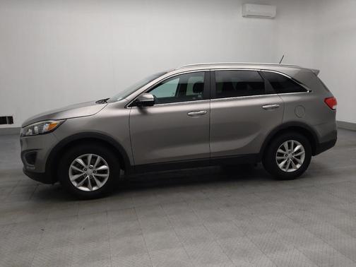 Titanium Silver 2017 Kia Sorento LX