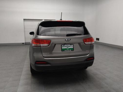 Titanium Silver 2017 Kia Sorento LX