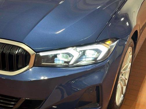 2023 BMW 330 i xDrive