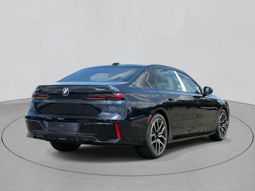 2025 BMW 760 760i xDrive