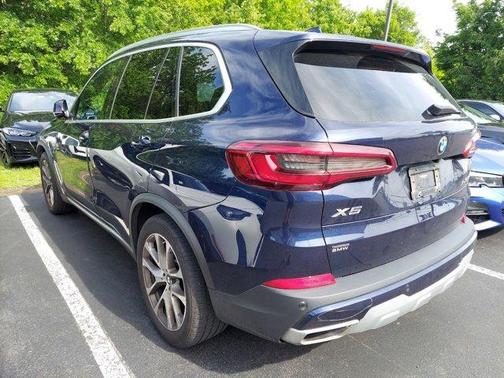 Photo 4 of 10 of 2019 BMW X5 xDrive40i