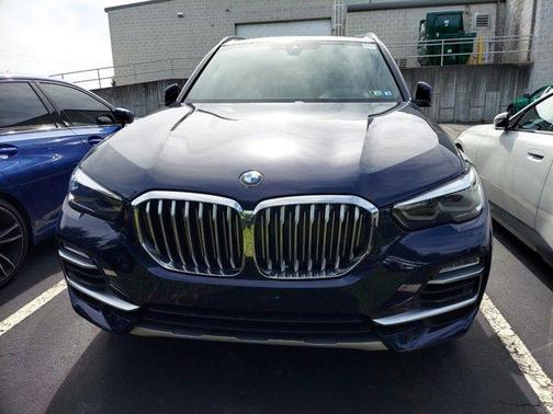 Photo 2 of 10 of 2019 BMW X5 xDrive40i