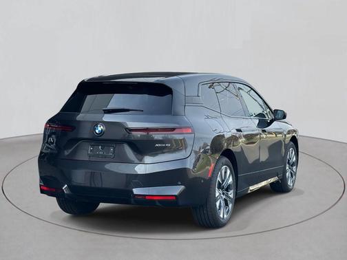 2026 BMW iX xDrive45