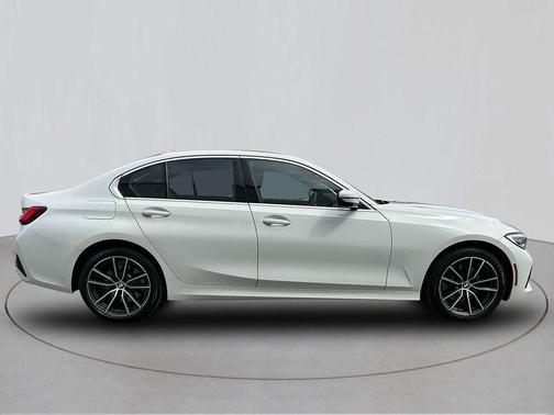 2022 BMW 330 i xDrive