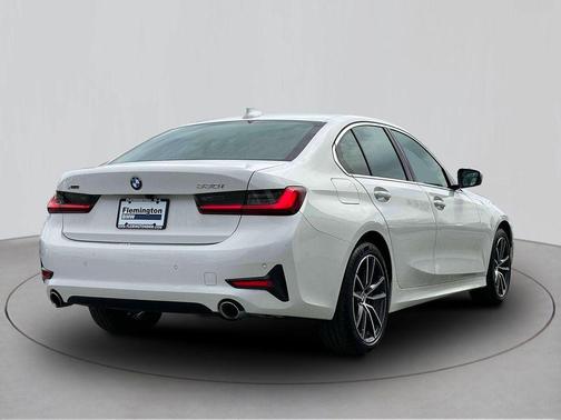 2022 BMW 330 i xDrive