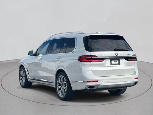 2025 BMW X7 xDrive40i