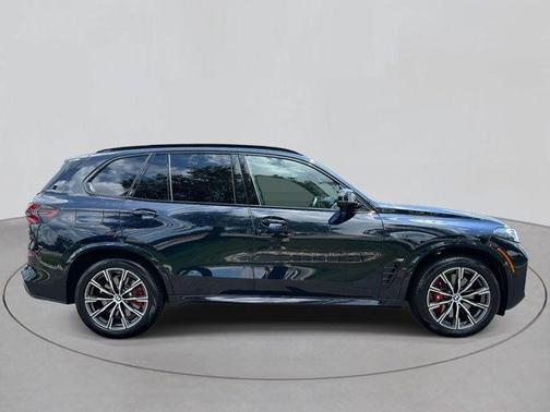 2025 BMW X5 M60i