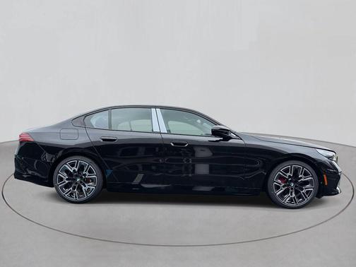 2025 BMW i5 M60
