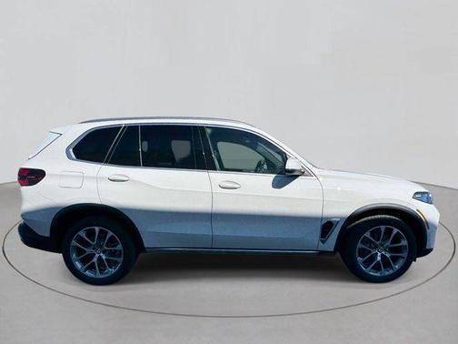 Alpine White 2026 BMW X5 xDrive40i
