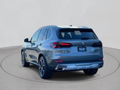 Gray Metallic 2026 BMW X5 xDrive40i